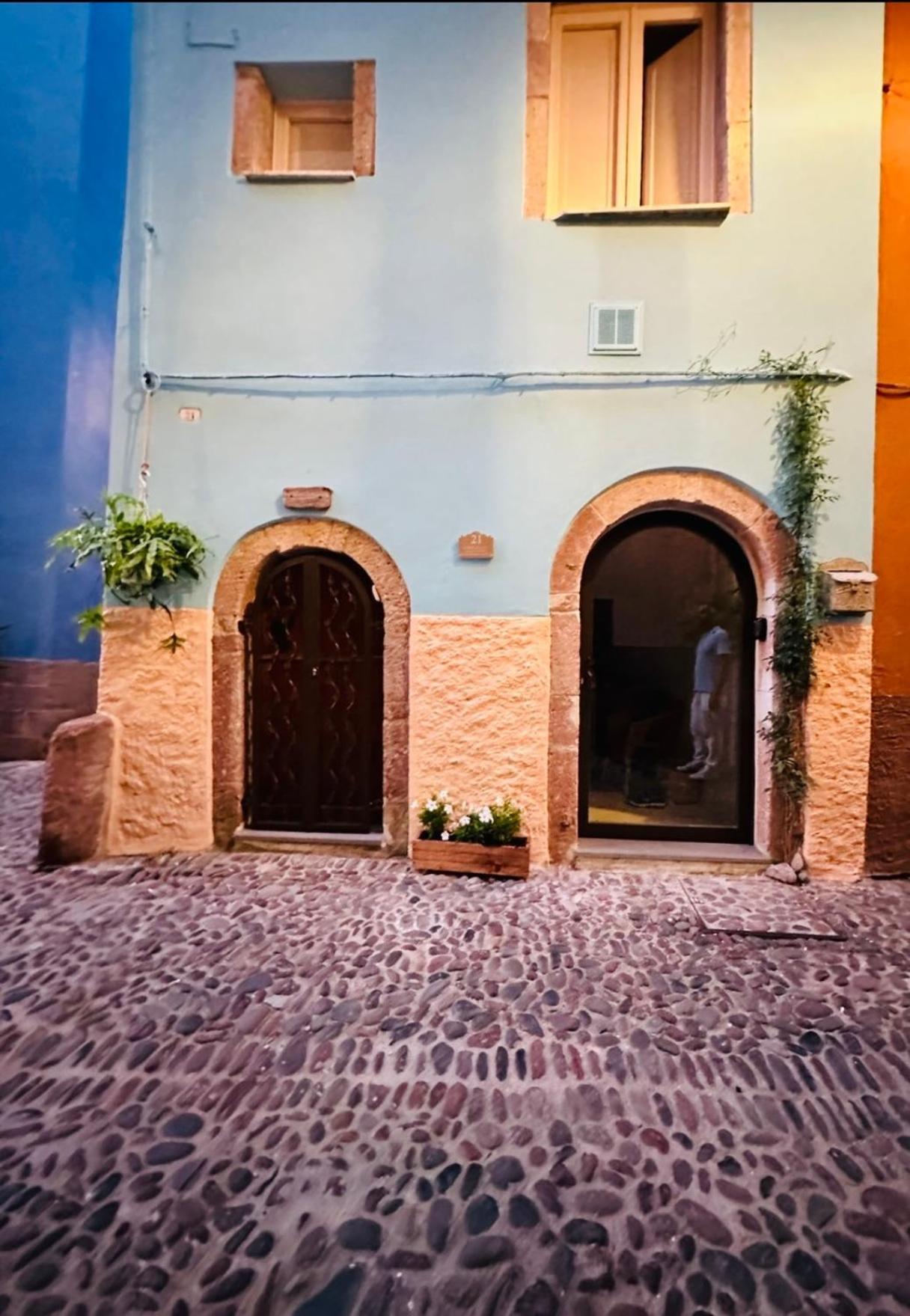 Dommo Asuletta Villa Bosa Buitenkant foto