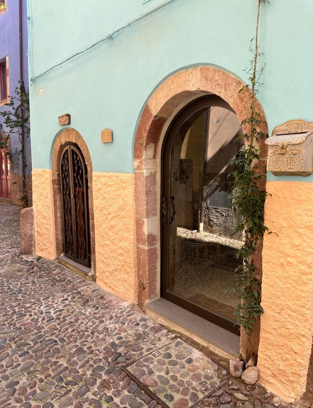 Dommo Asuletta Villa Bosa Buitenkant foto