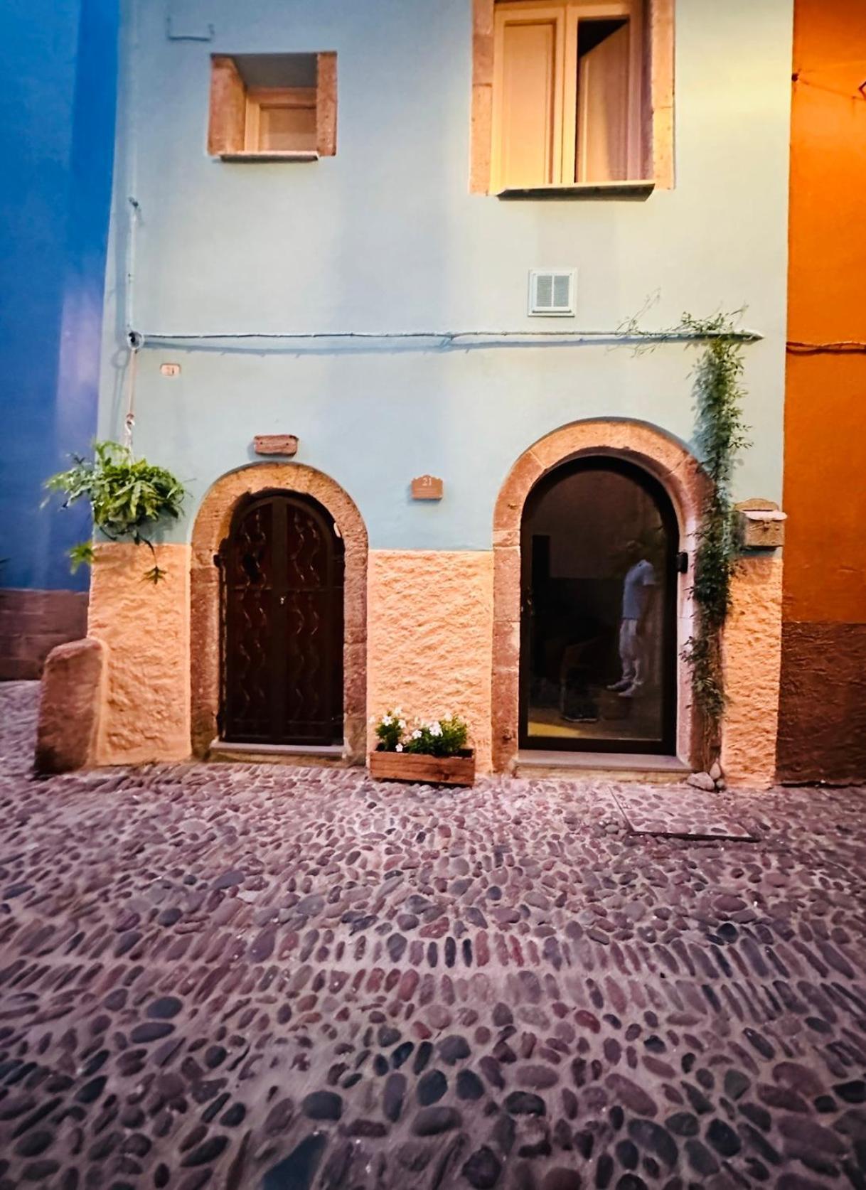 Dommo Asuletta Villa Bosa Buitenkant foto